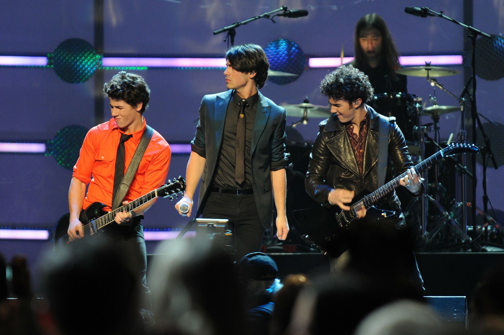 Jonas brothers tickets and tour information